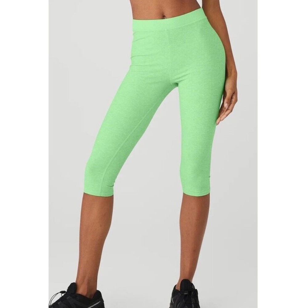 Alo Yoga Capris, XS, Neon Green